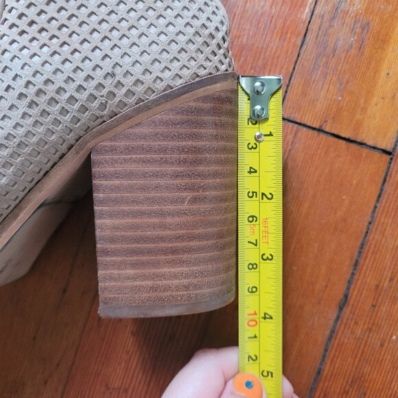 Suede Steve Madden Taupe "Replay" Booties, sz 7 - Picture 14 of 14